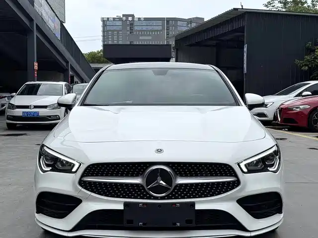 MERCEDES-BENZ CLA