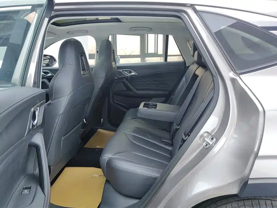 ROEWE RX5 NEW ENERGY