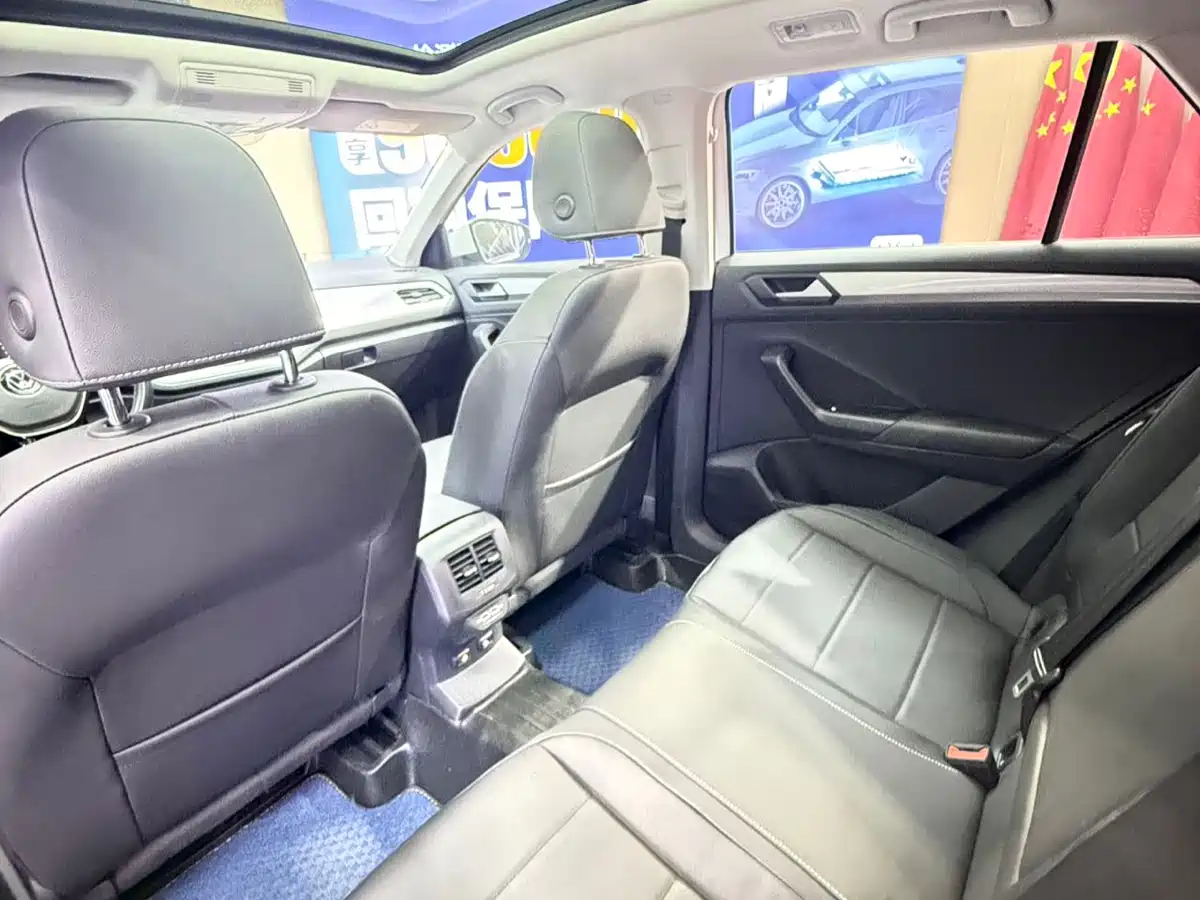 Volkswagen T-ROC 2021 280TSI DSG 2WD Luxury Connected фото 14