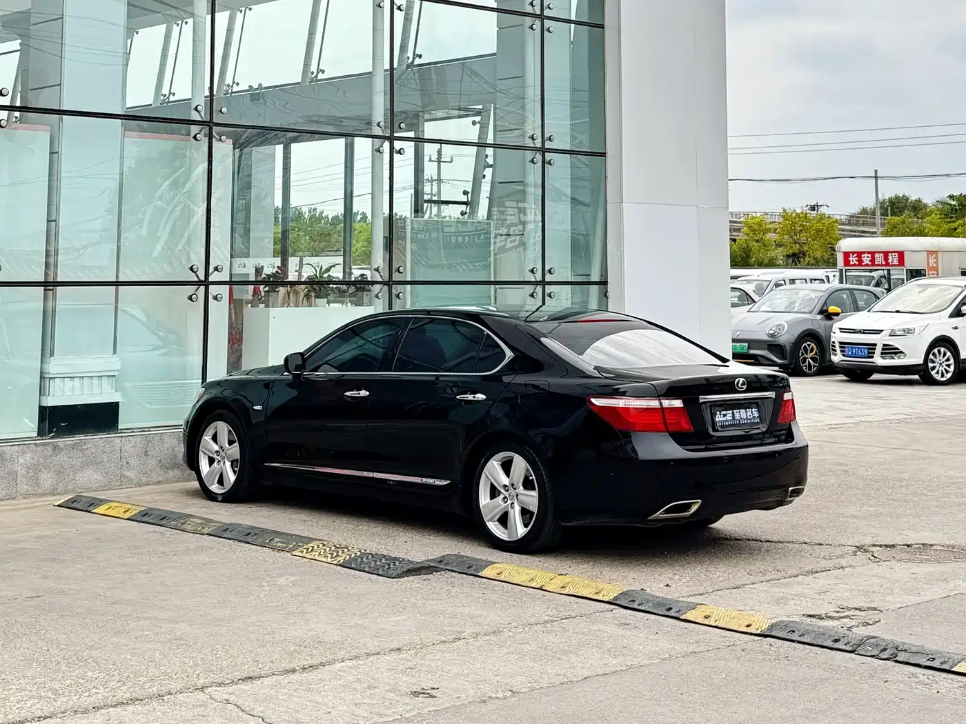 Lexus LS 2006 460L Premium Edition фото 6