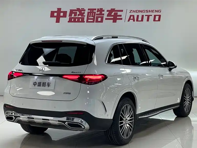 MERCEDES-BENZ GLC