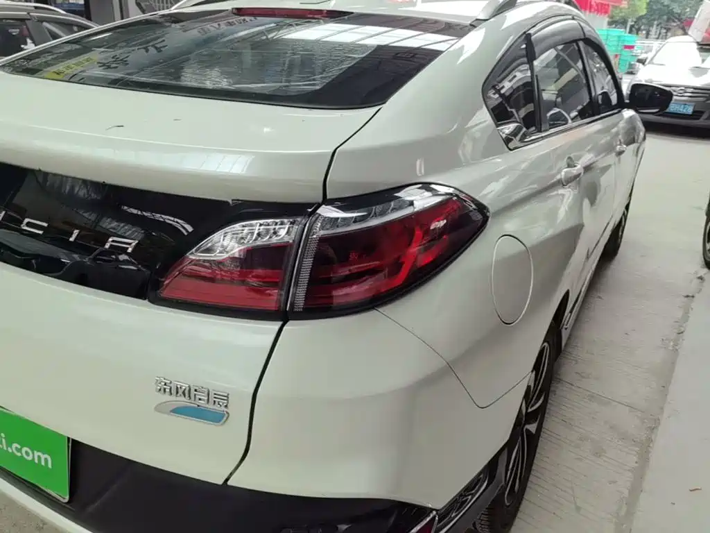 Venucia T90 2018 2018 2.0L CVT Smart Connection Intelligent Edition China V