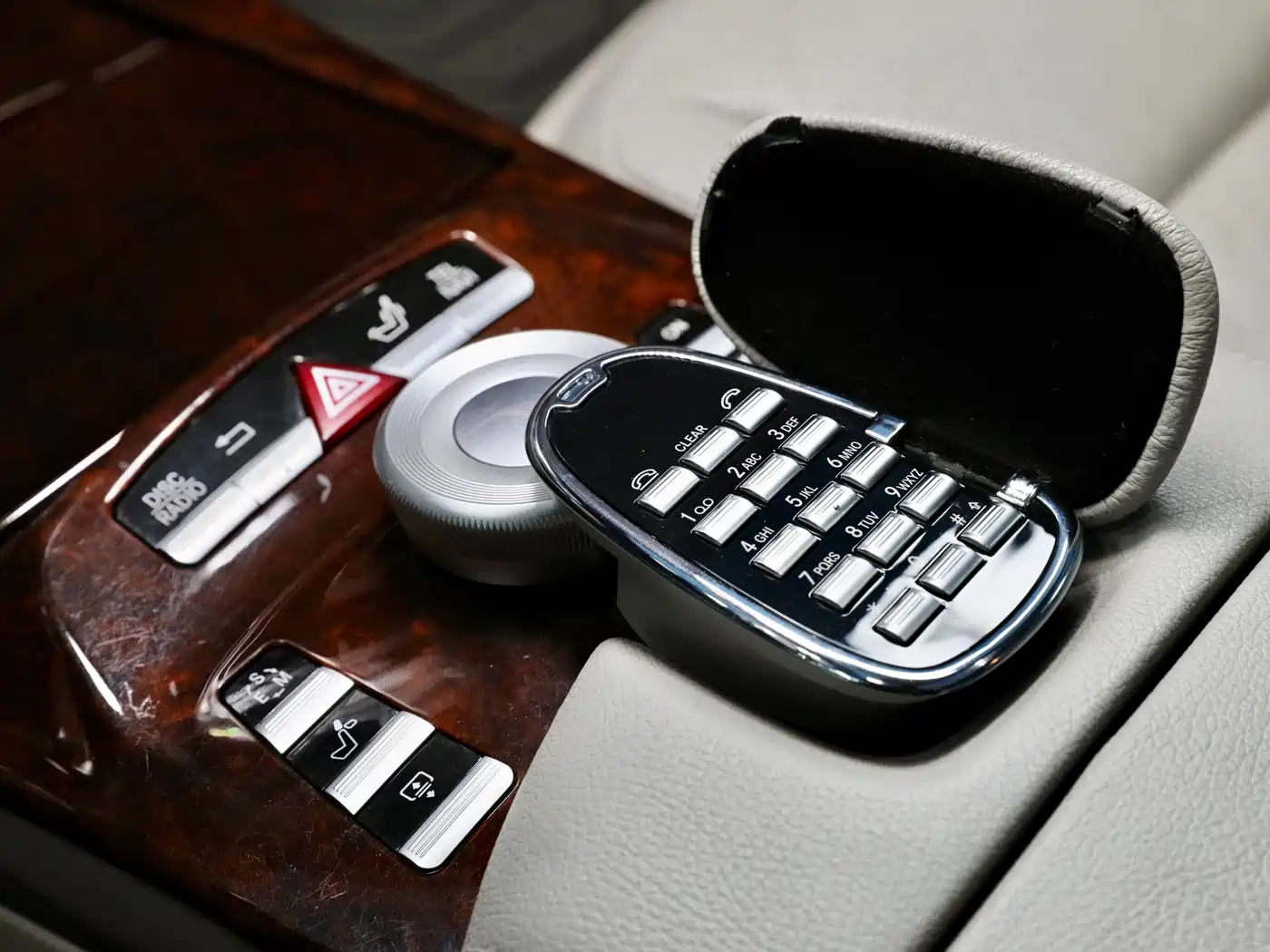 Mercedes-Benz S-Class 2010 S 350 L 4MATIC фото 24