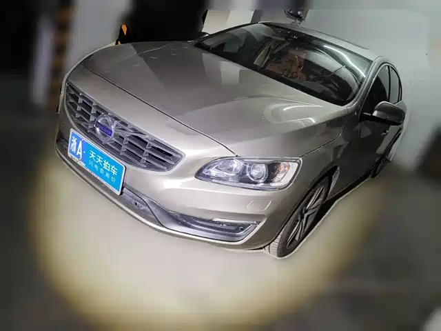 Volvo S60 2016 S60L T5 Smart Control Edition — фото 1