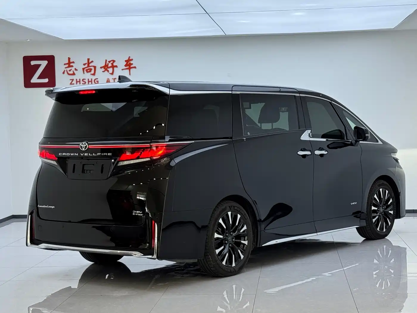 Toyota Vellfire 2024 Crown Hybrid 2.5L Premium Edition фото 13