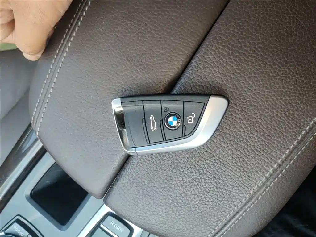 BMW X5 (Import) 2015 xDrive28i фото 9
