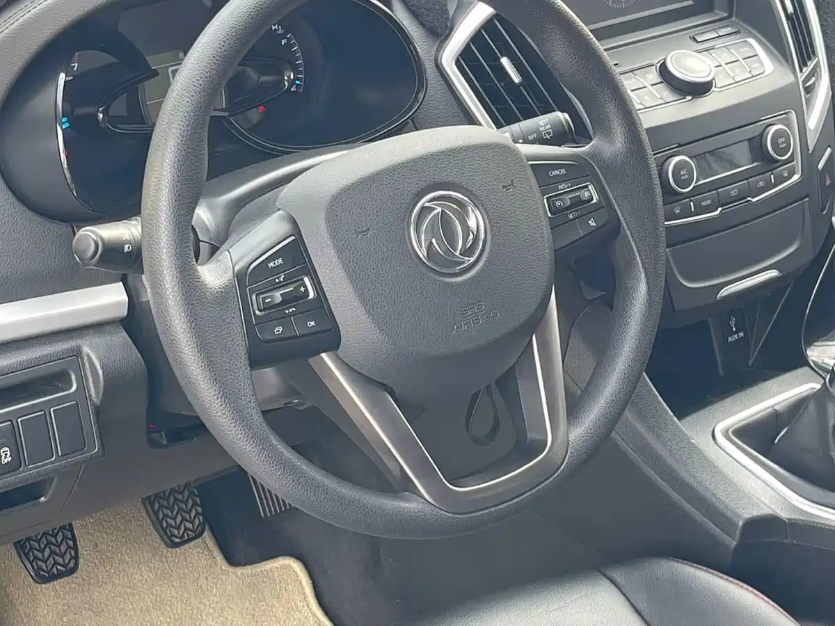 Dongfeng Aeolus Dongfeng Fengshen AX7 2016 2016 2.0L Manual Smart Joy