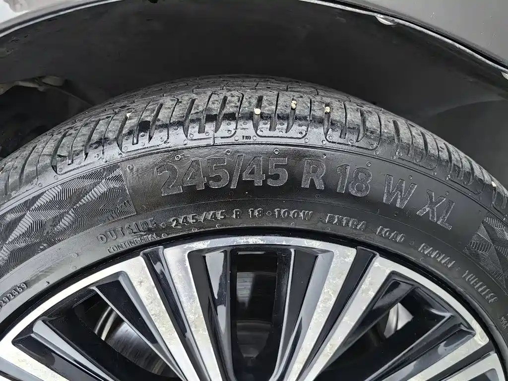 Фото 24 - Volvo S90