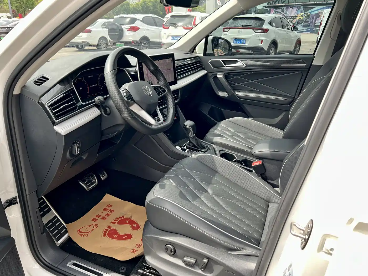 Volkswagen Tiguan L 2022 330TSI Auto 2WD R-Line Premium Edition фото 5