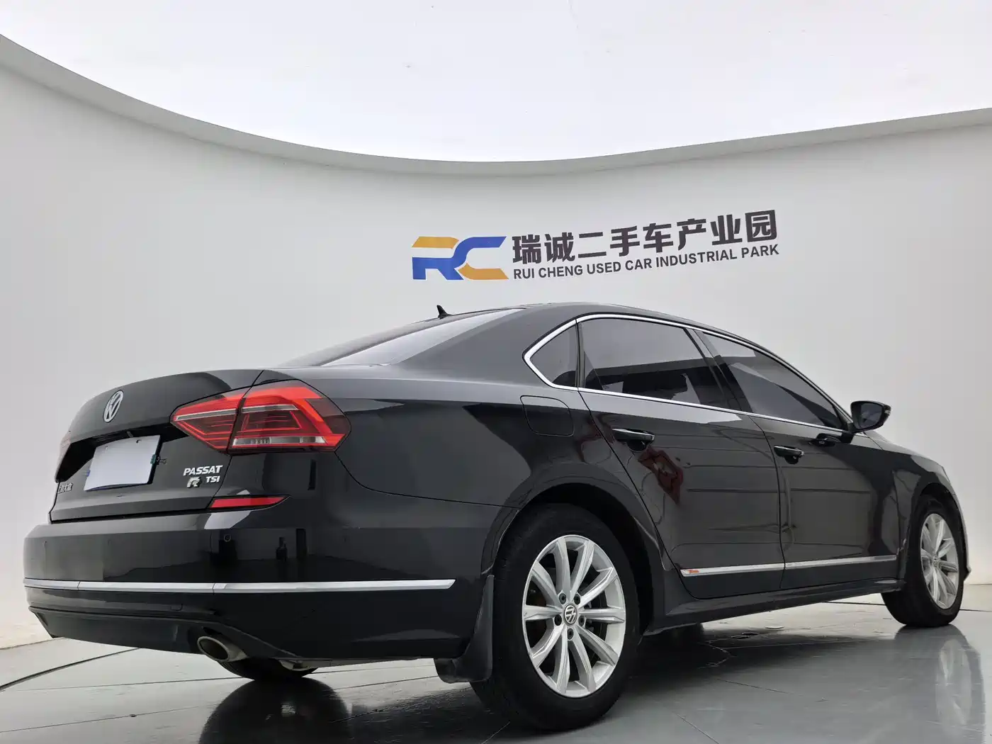 Фото 5 - Volkswagen Passat