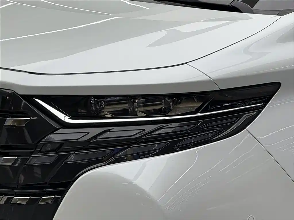 Toyota Alphard 2024 Hybrid 2.5L Ultimate Enjoyment Edition фото 3