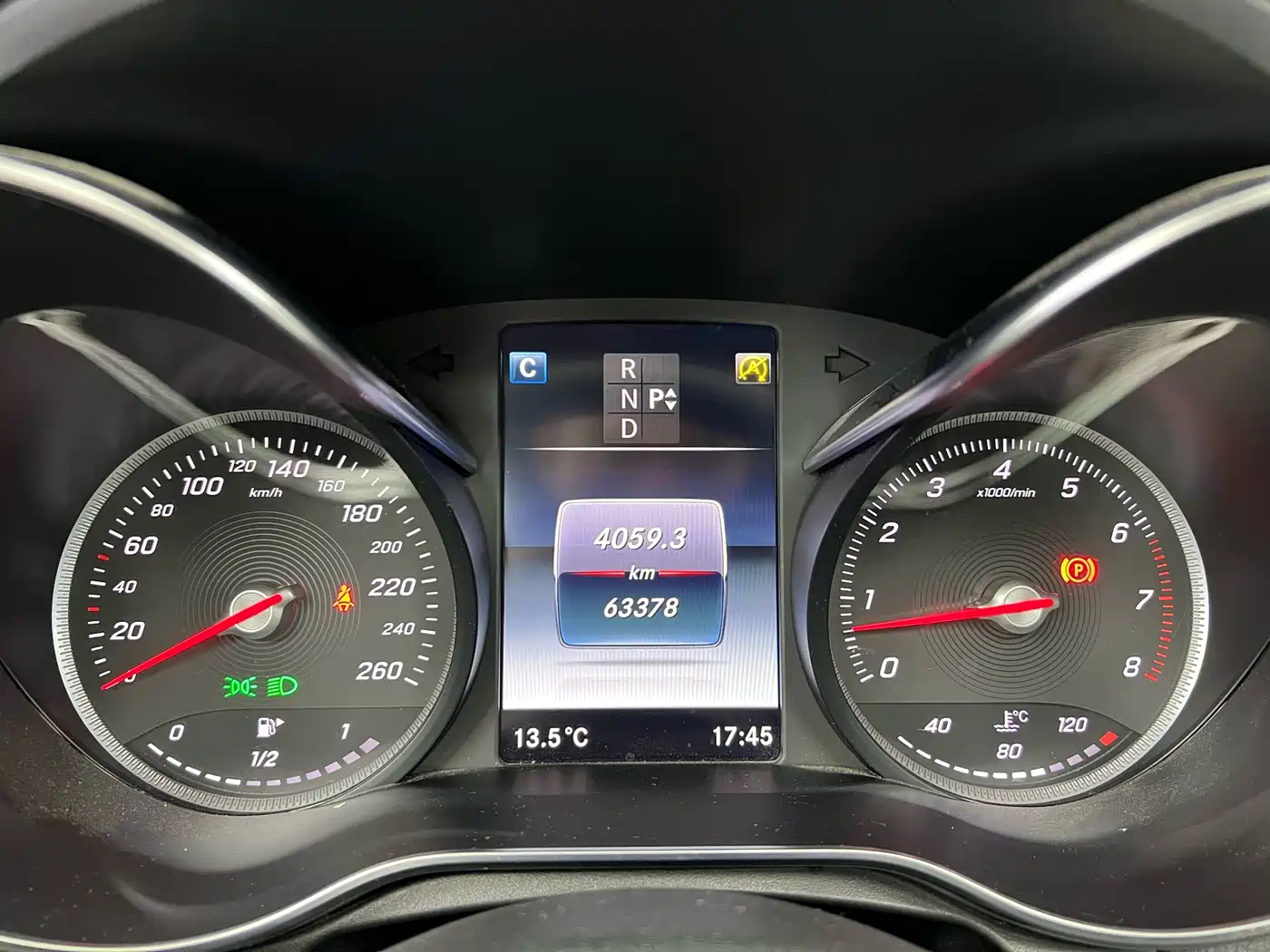 Mercedes-Benz GLC 2019 GLC 260 4MATIC Luxury фото 21