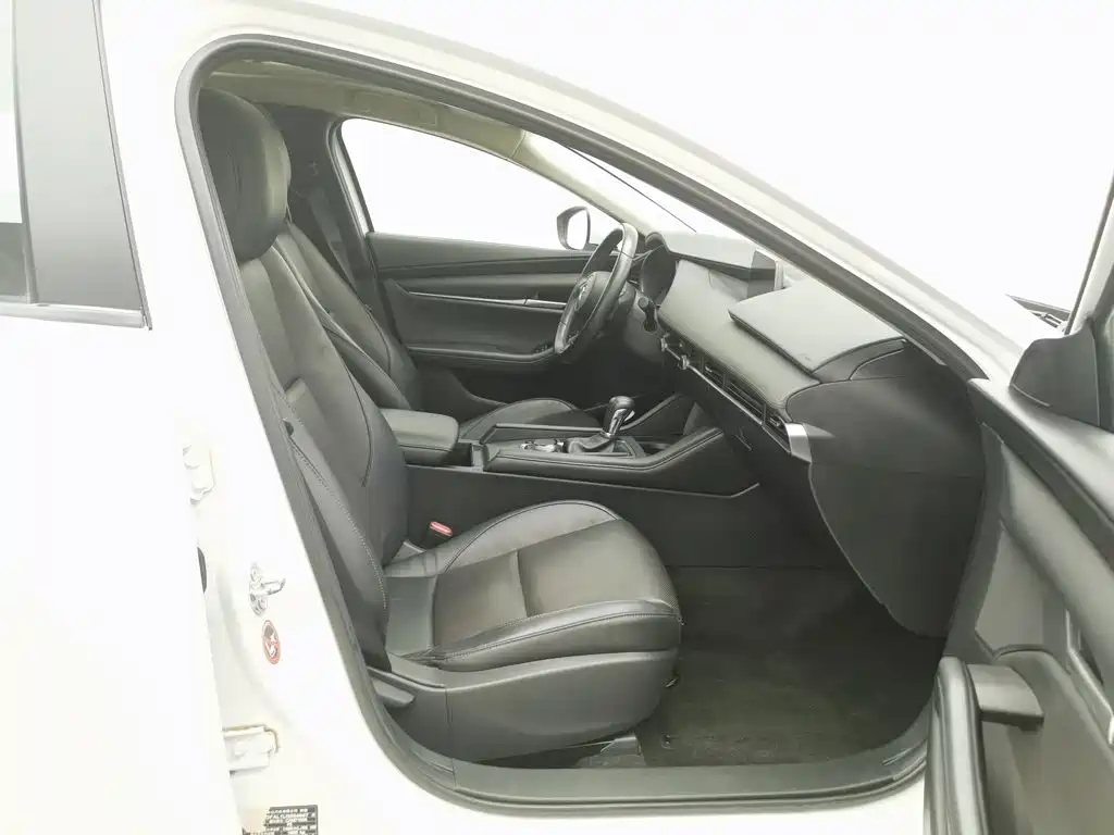 Фото 23 - Mazda Mazda 3