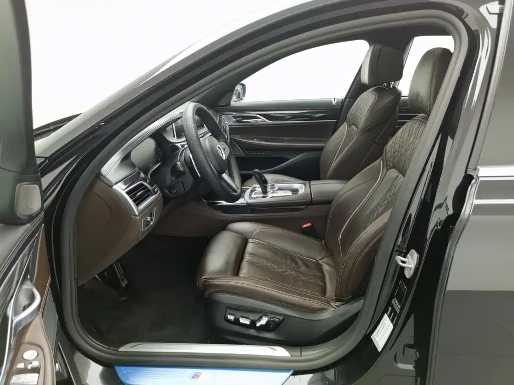 Photo 10 - BMW 7 Series