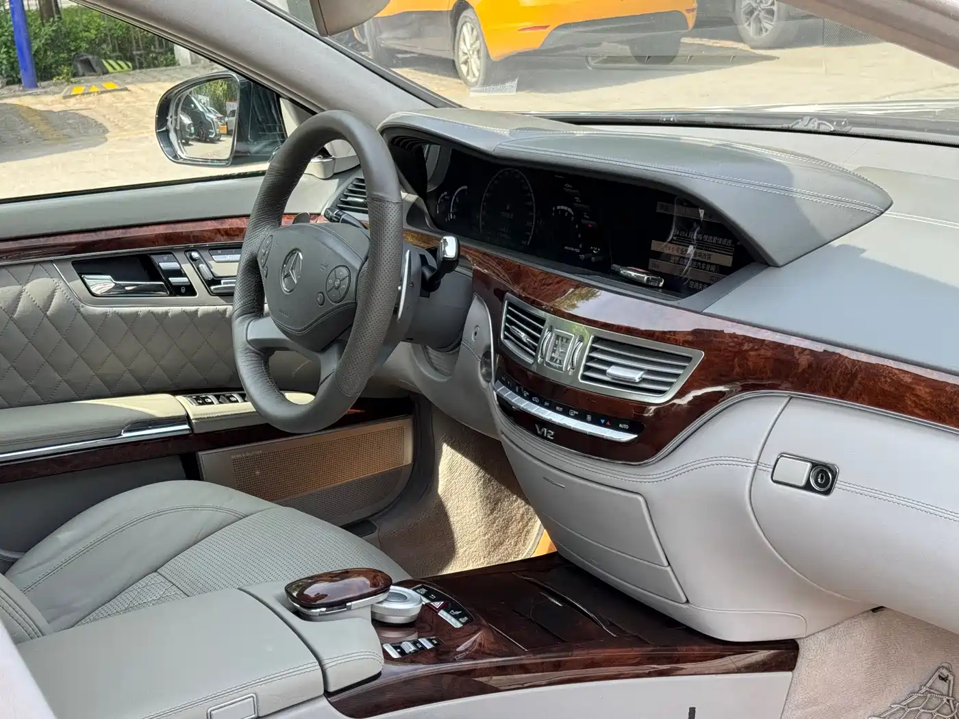 Mercedes-Benz S-Class AMG 2010 AMG S 65 фото 11