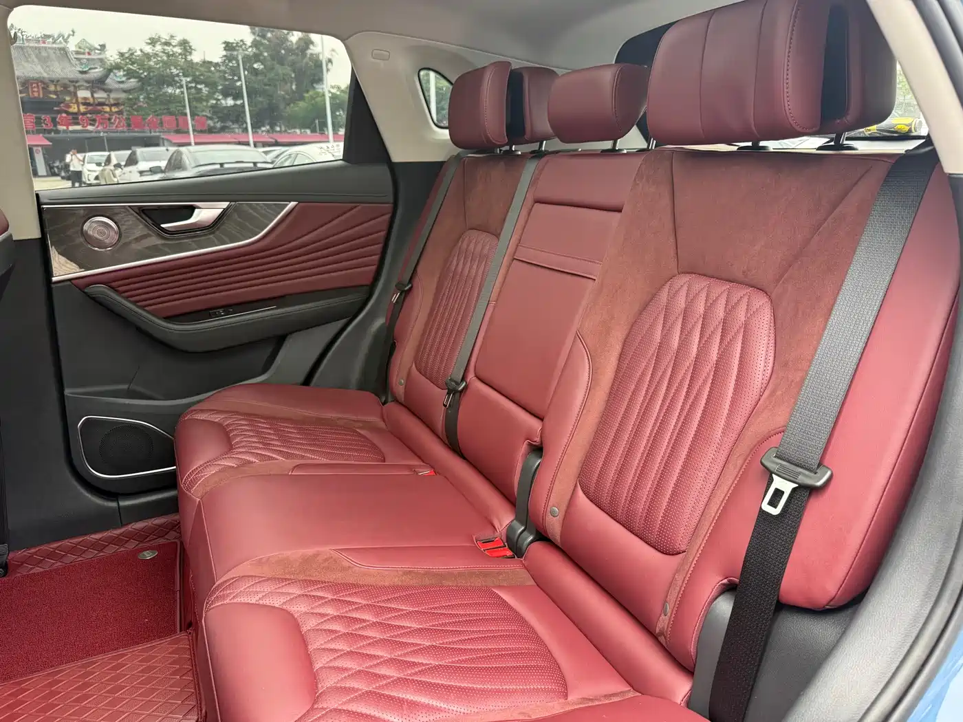 Hongqi HS5 2023 2.0T 4WD Flag Leader Pro фото 12