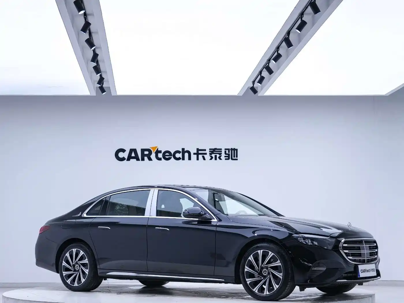 Mercedes-Benz E-Class 2024 Model E 300 L Luxury фото 2