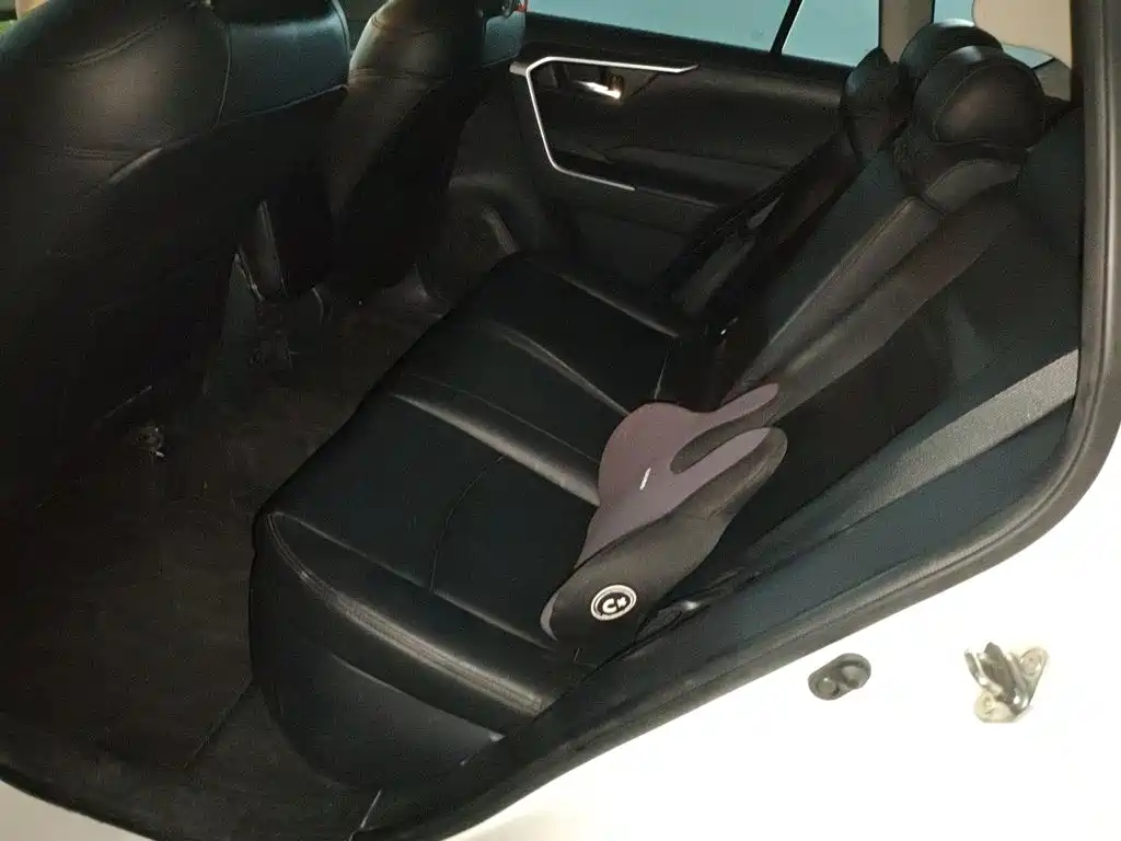 Photo 15 - Toyota RAV4 Rongfang
