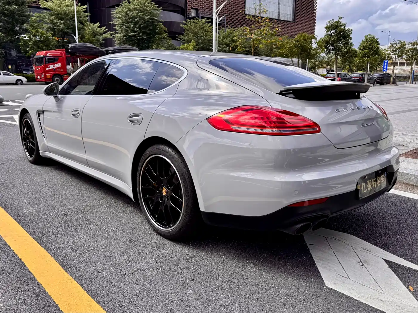 Porsche Panamera 2016 Panamera Executive Edition 3.0T фото 6