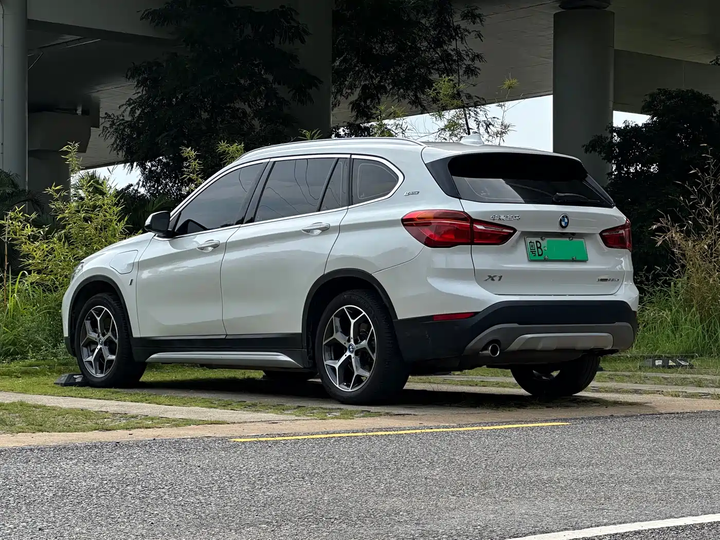 BMW X1 New Energy 2018 xDrive25Le Luxury Model фото 6