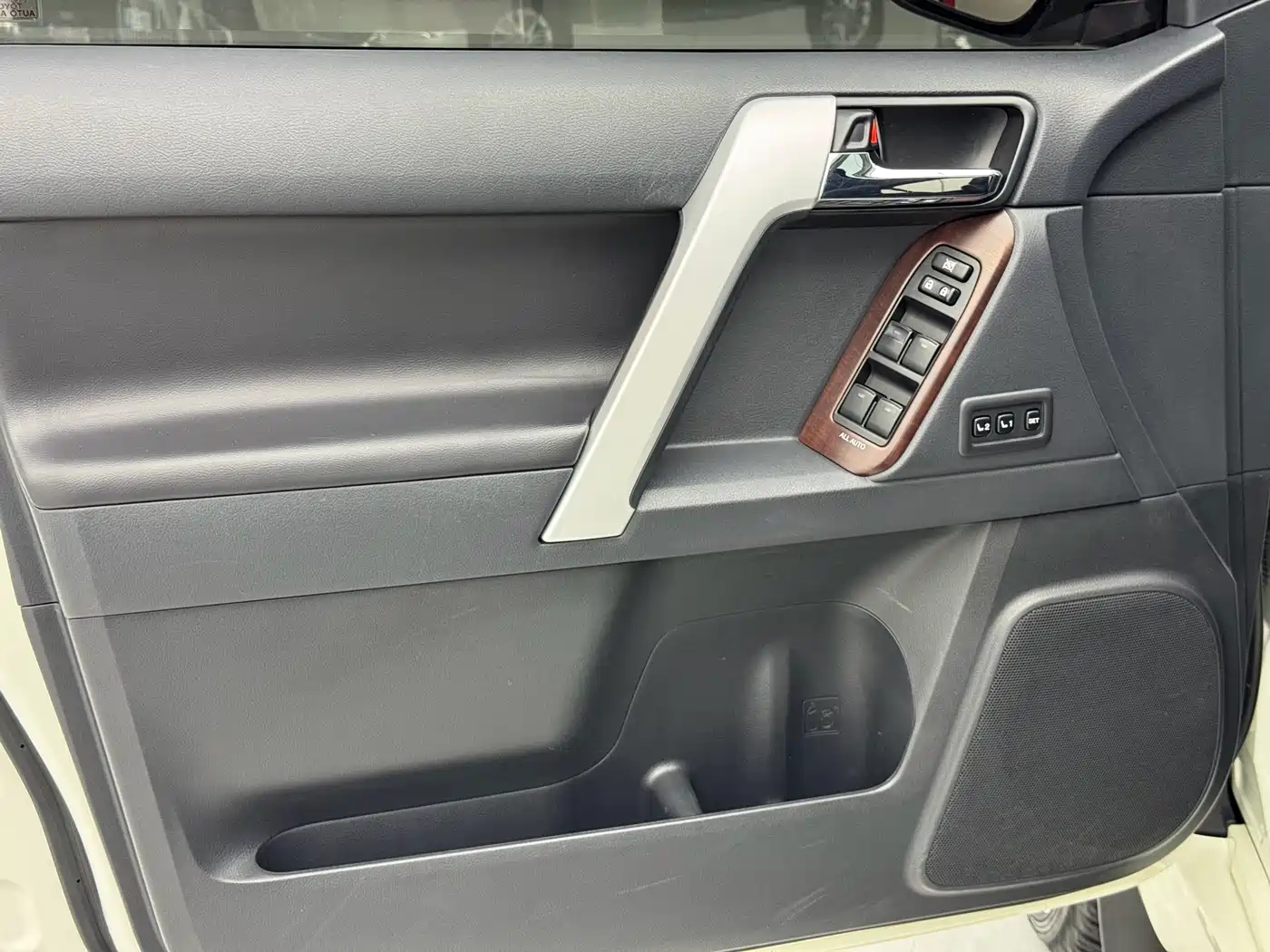 Toyota Prado 2016 3.5L Auto VX NAVI фото 7