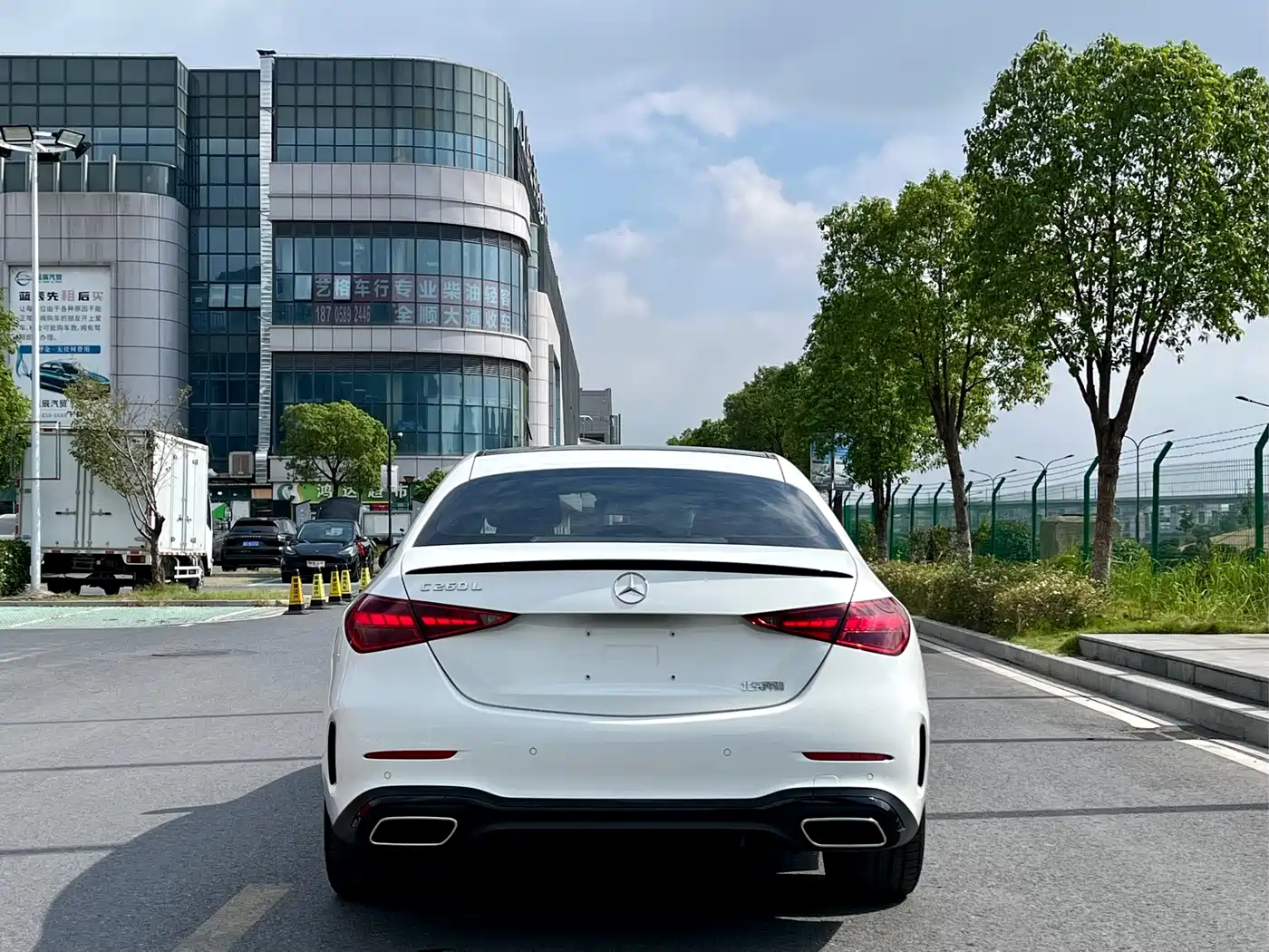 Mercedes-Benz C-Class 2024 C 260 L Night Edition Sport фото 11