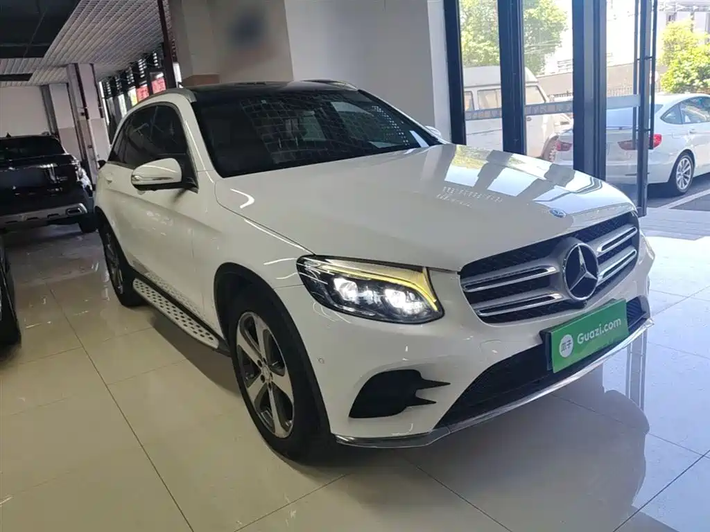 Mercedes-Benz GLC 2017 GLC 300 4MATIC Dynamic фото 4