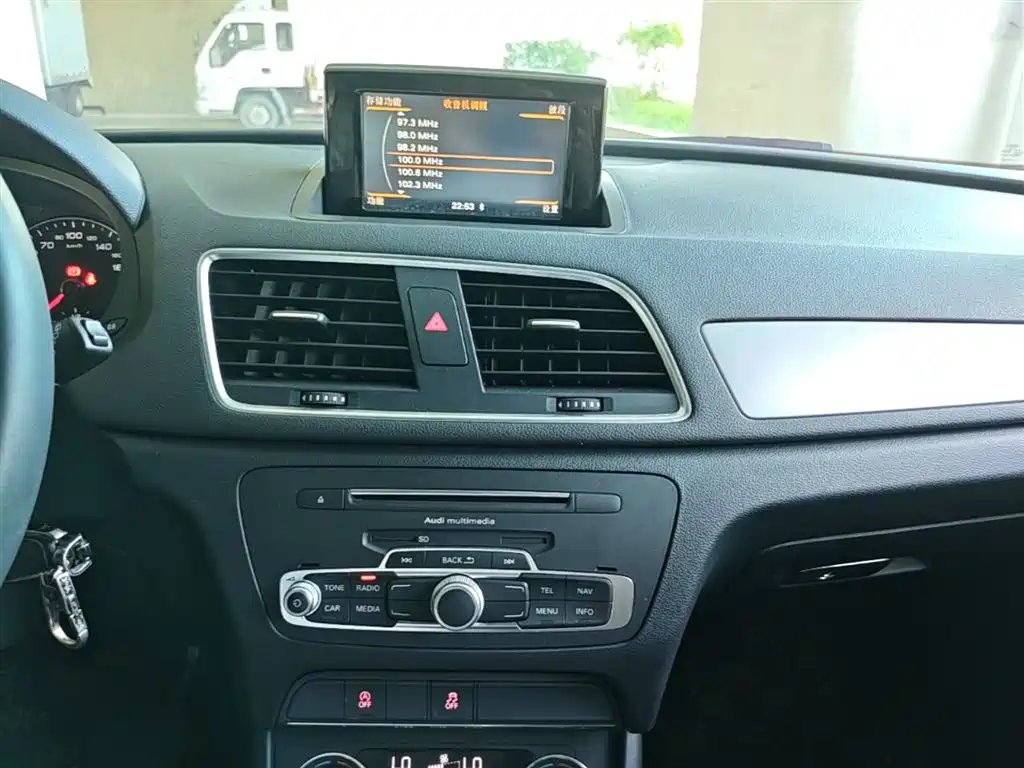 Audi Q3 2018 30th Anniversary Edition 30 TFSI Standard фото 13