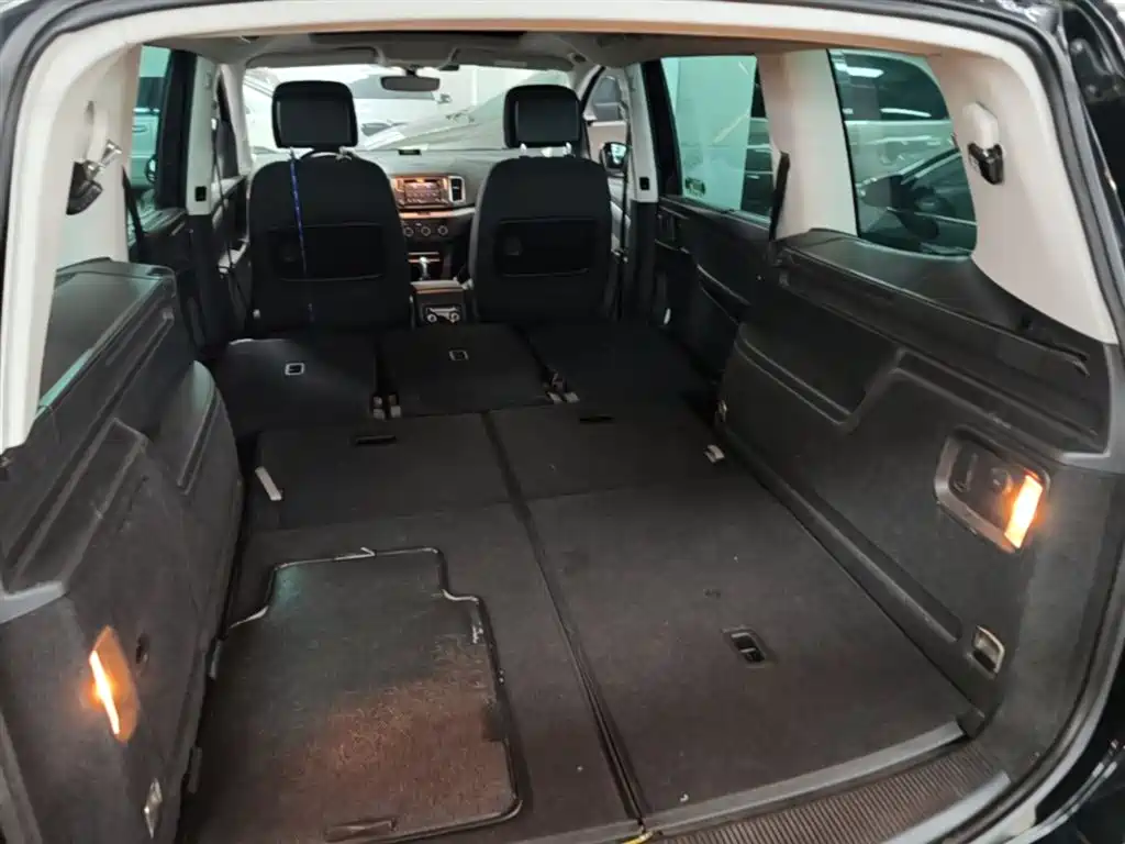 Volkswagen Sharan 2018 380TSI Comfort 7-Seater фото 19