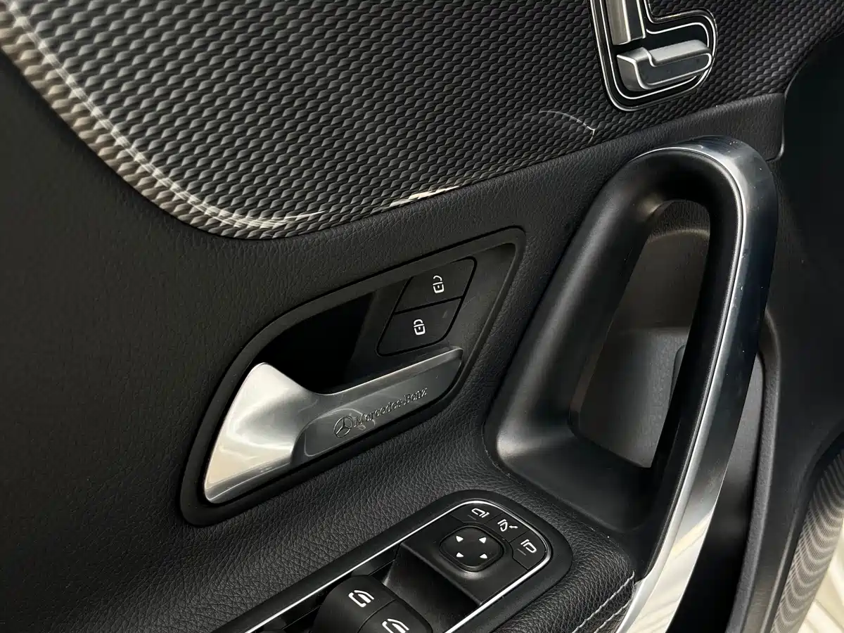 Mercedes-Benz A-Class 2021 A 200 L Sport Sedan Fashion Edition фото 20