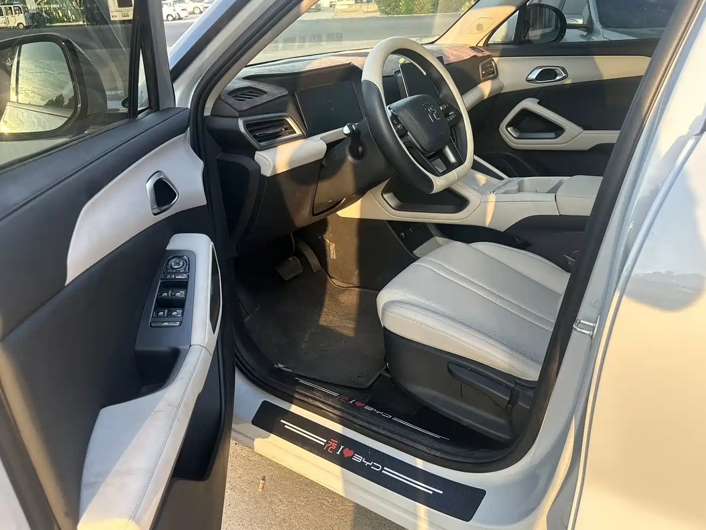 BYD Yuan UP 2026 2025 Model 301KM Navigator