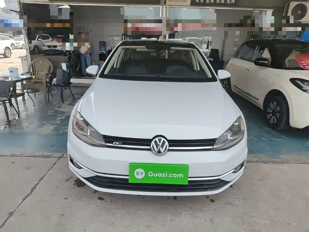 Volkswagen Golf 2018 230TSI Automatic Luxury фото 3
