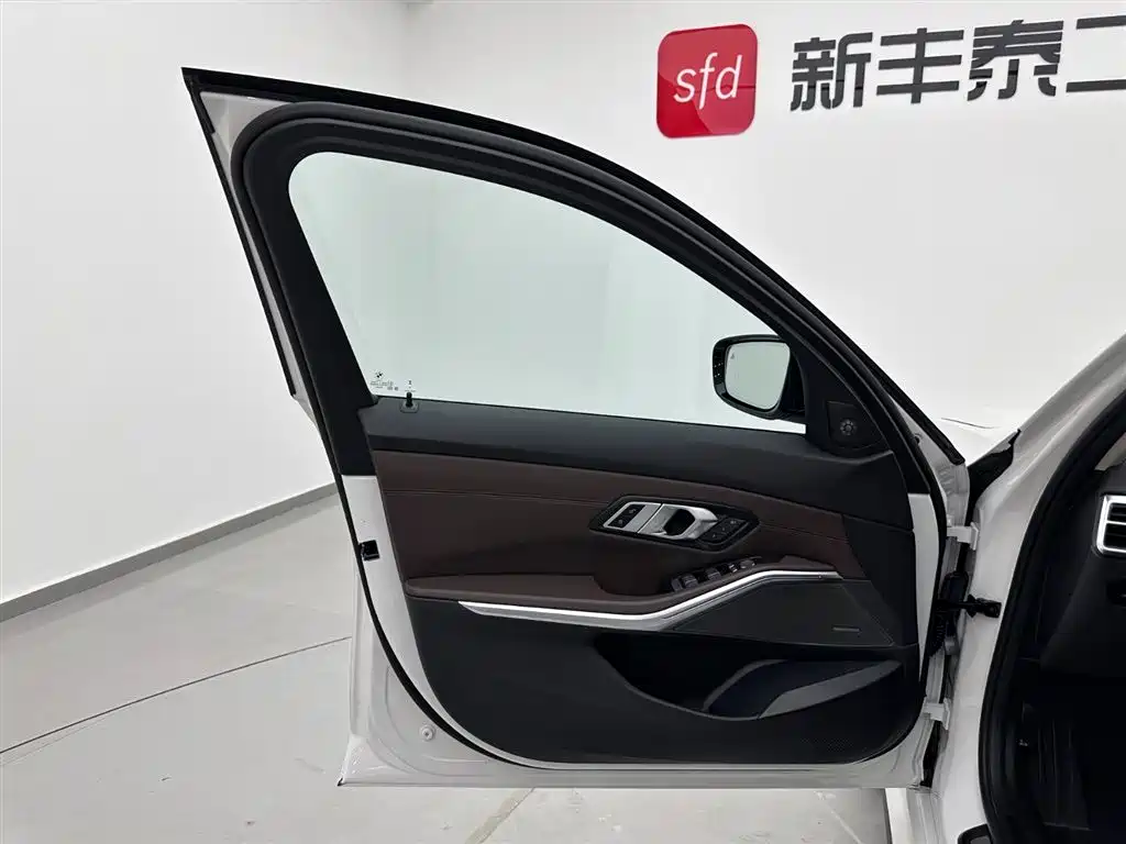 BMW i3 2025 eDrive 40 L Shadow Night Sport Package фото 8