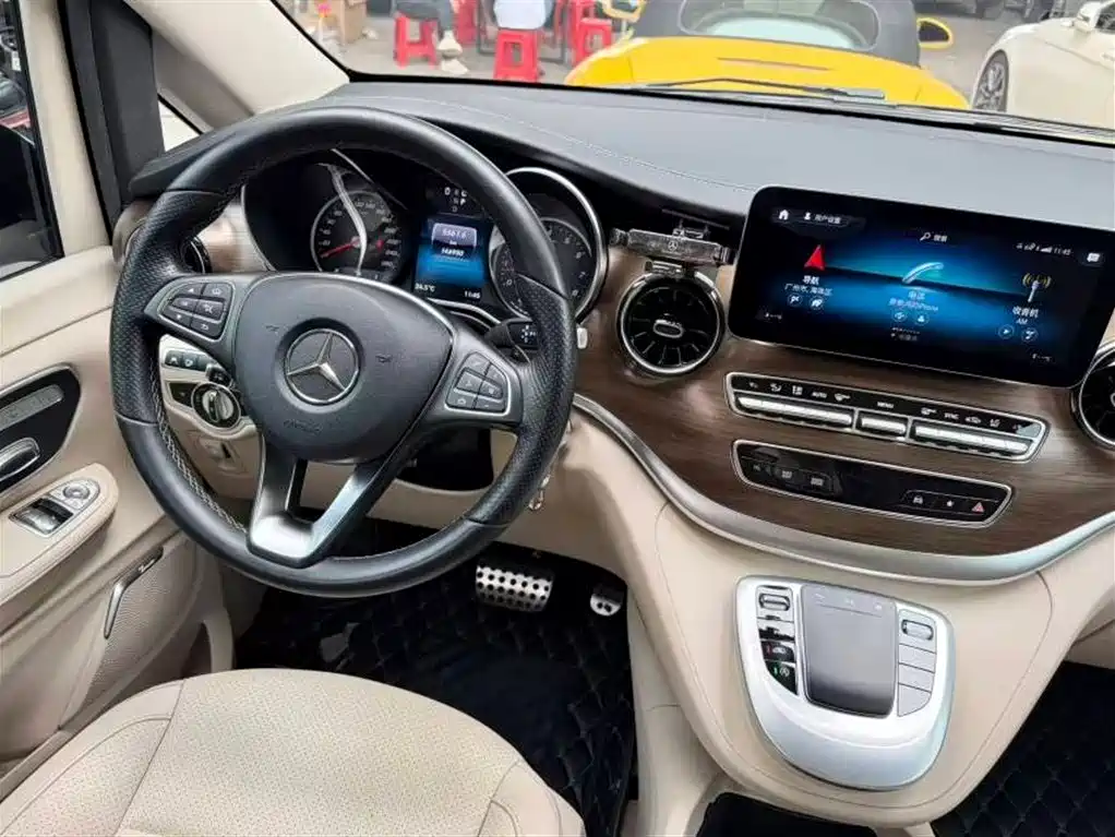 Mercedes-Benz V-Class 2020 V 260 Navigator Edition фото 8