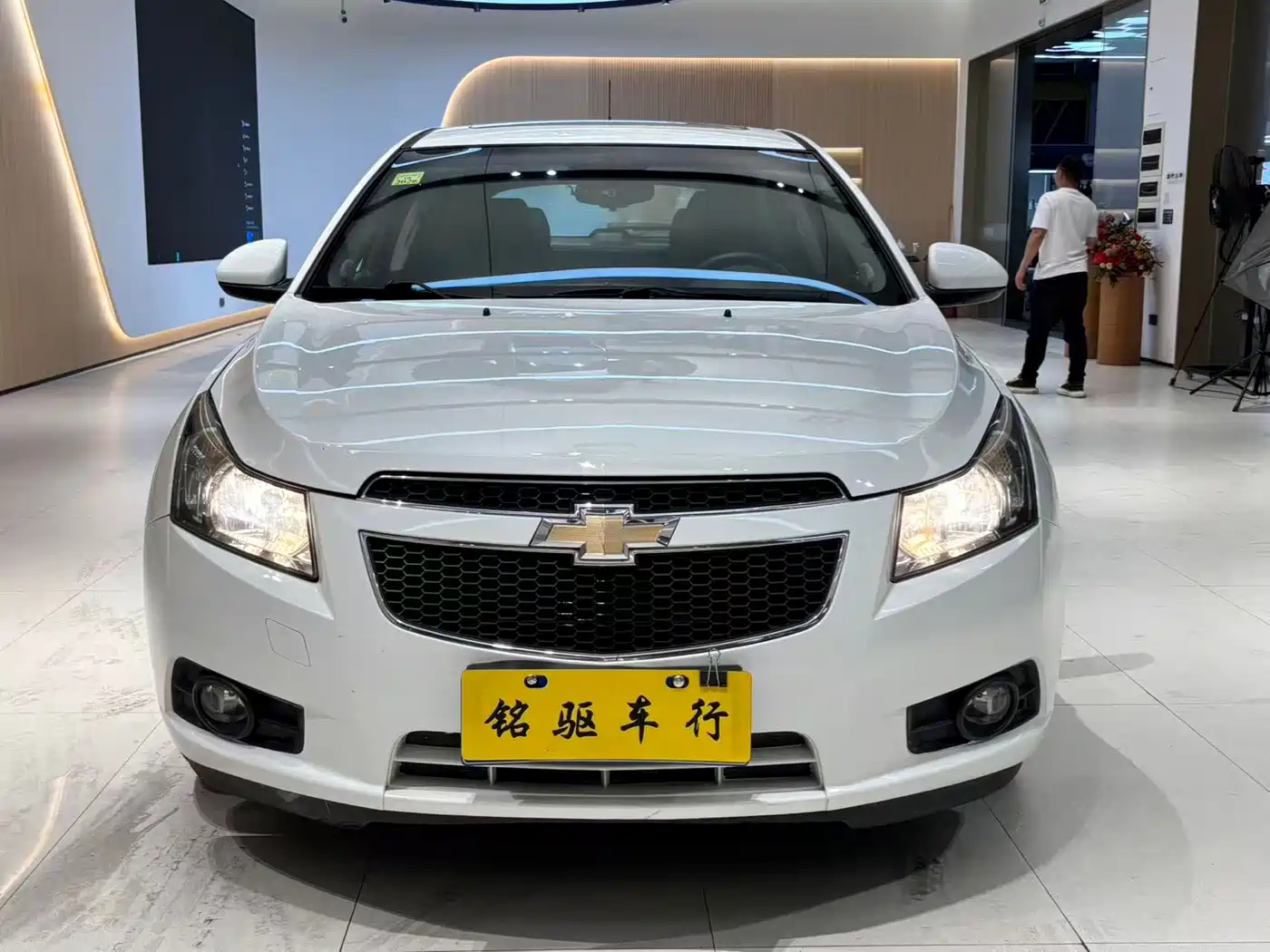 Chevrolet Cruze 2013 Hatchback 1.6L Automatic Luxury фото 2
