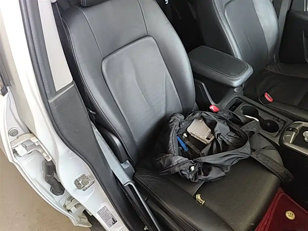 Chevrolet Captiva 2014 2.4L 2WD Urban 7-seater фото 25