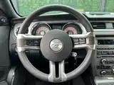 Фото 16 - Ford Mustang