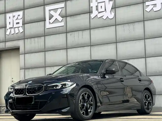 BMW i3 2024 eDrive 40 L Shadow Night Package