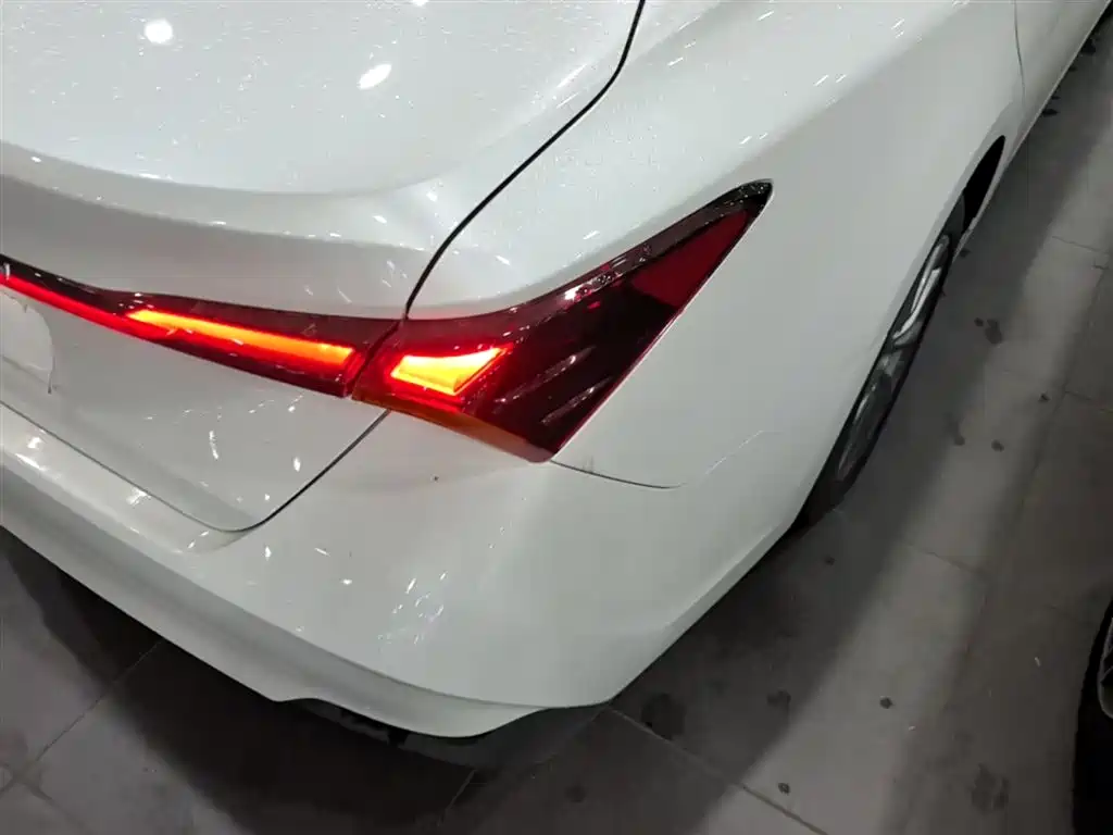 TOYOTA ASIAN DRAGON