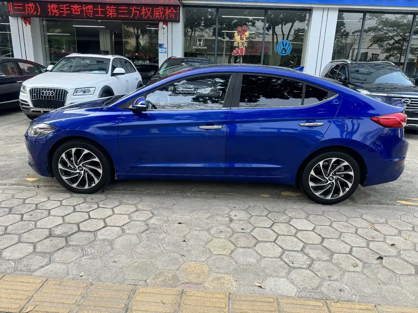Hyundai Elantra 2019 1.5L CVT Smart Elite фото 14
