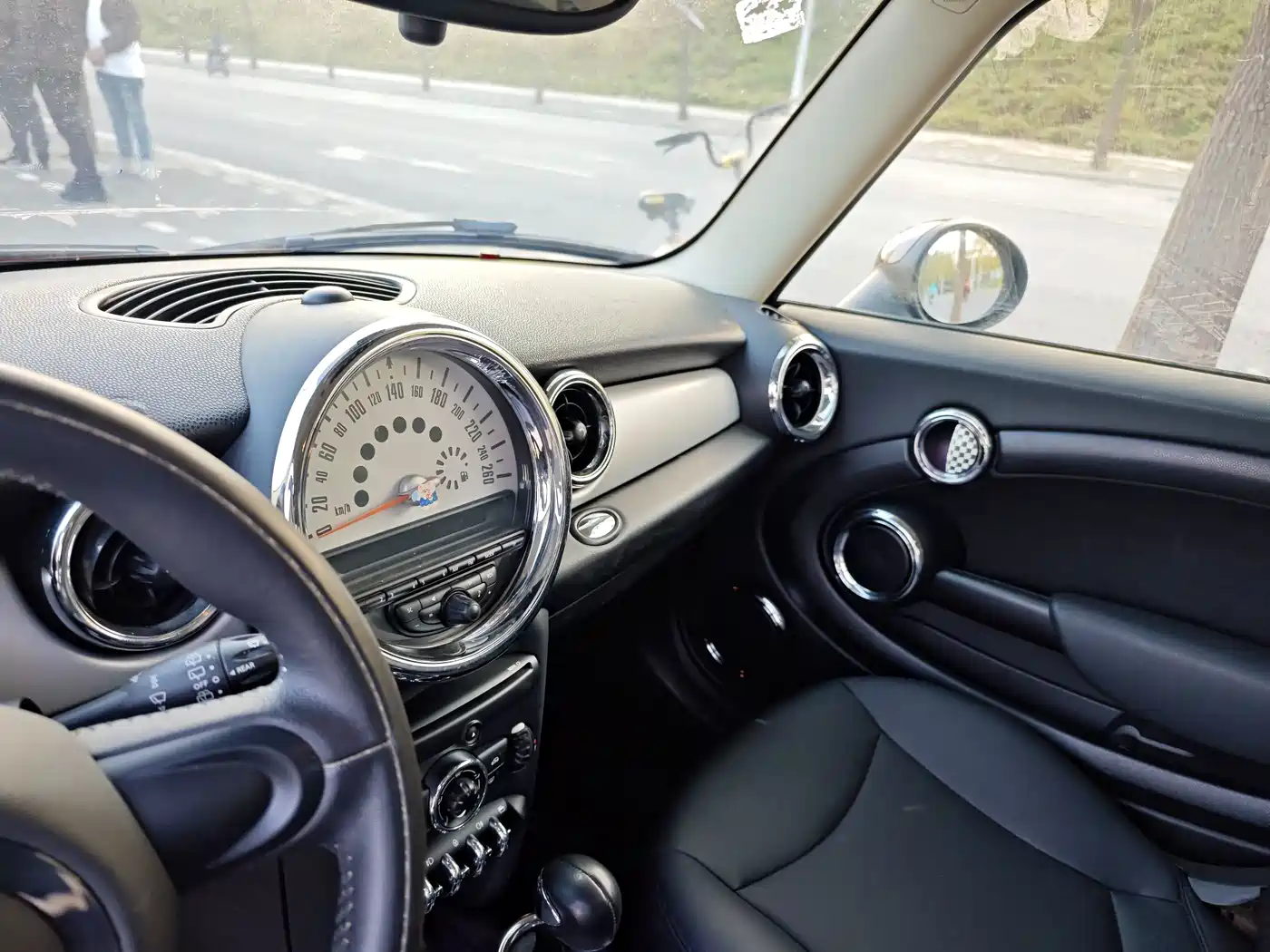 MINI CLUBMAN 2013 2011 1.6L ONE