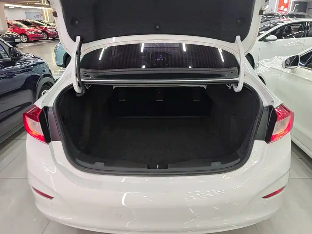 Chevrolet Cruze 2019 2018 Redline 320 Automatic Pioneer Edition
