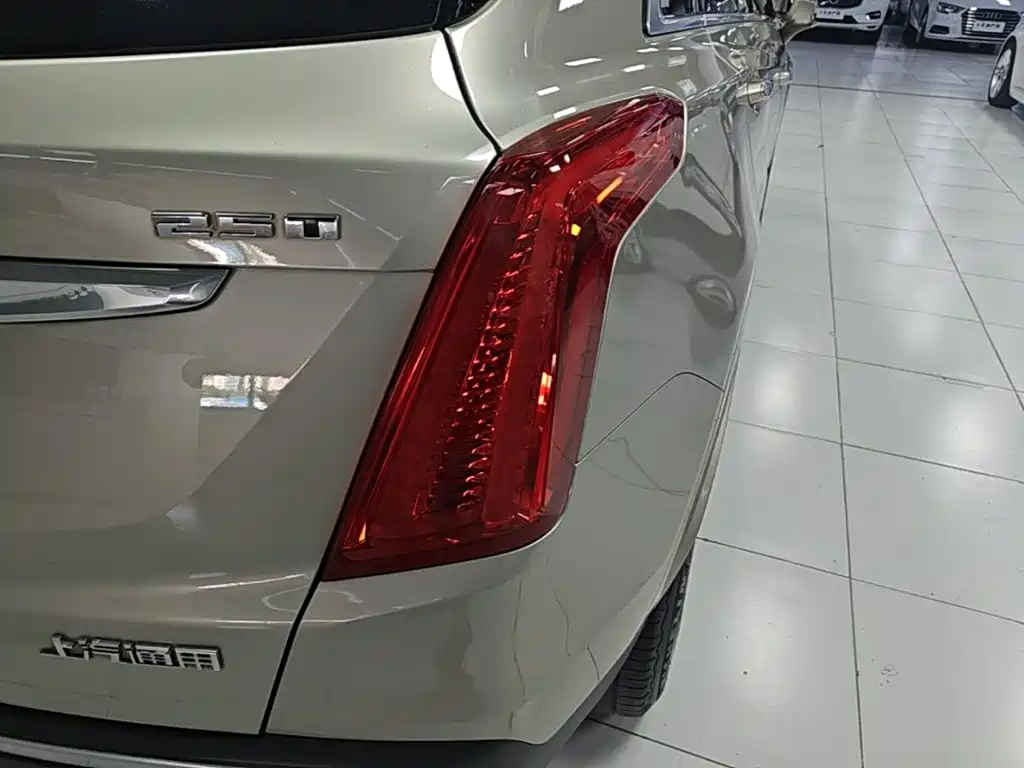 Cadillac XT5 2016 2016 25T Luxury Model