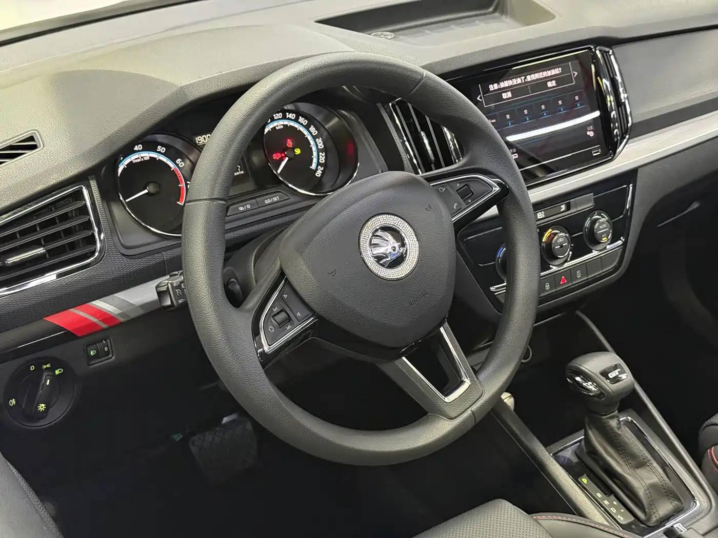 Škoda Kamiq 2021 GT 1.5L Automatic Flagship Edition фото 7