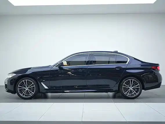 BMW 5 Series 2023 530Li Leading M Sport Package фото 4