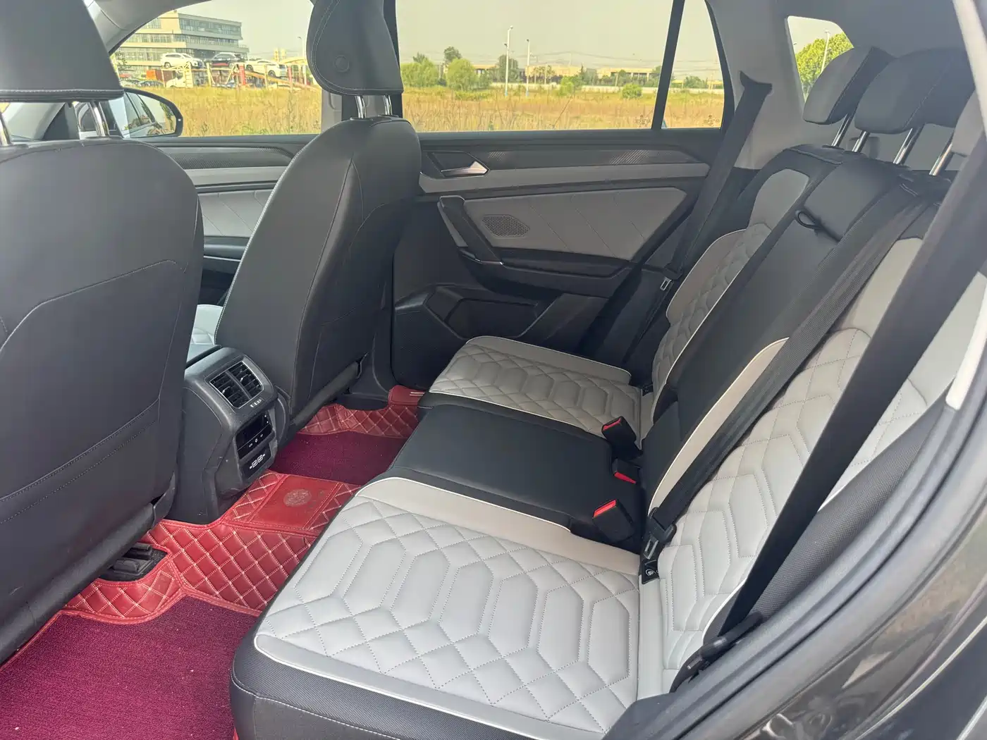 Volkswagen Tayron 2023 280TSI 2WD Luxury Plus Advanced Edition фото 7