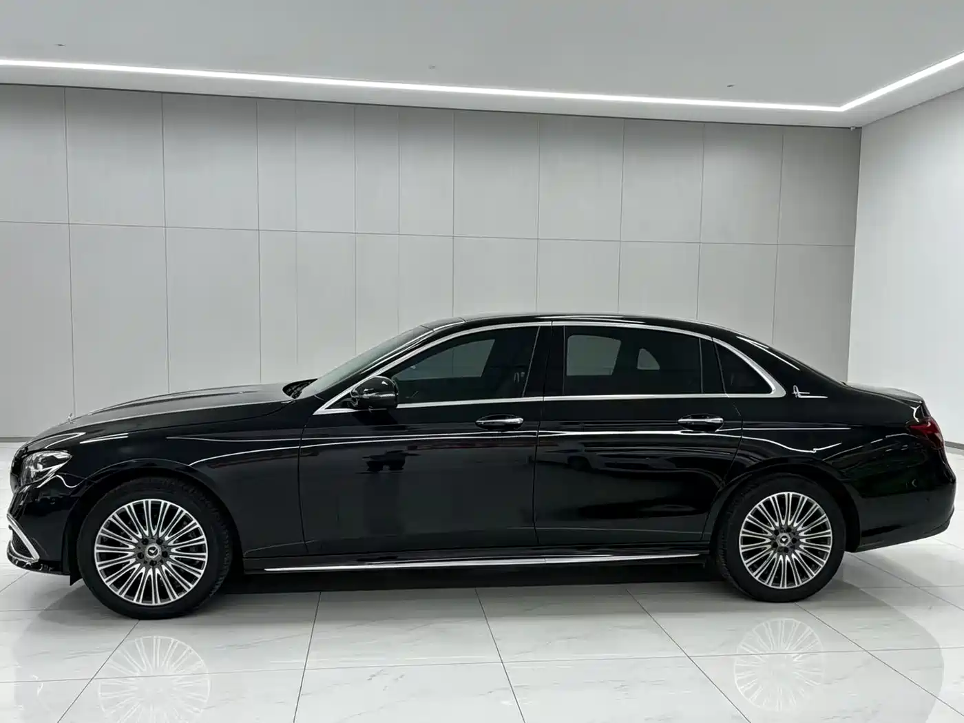 Mercedes-Benz E-Class 2021 E 300 L Luxury фото 17