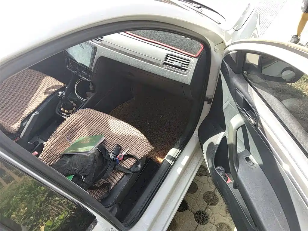 Volkswagen Santana 2016 1.6L Manual Comfort Edition фото 22