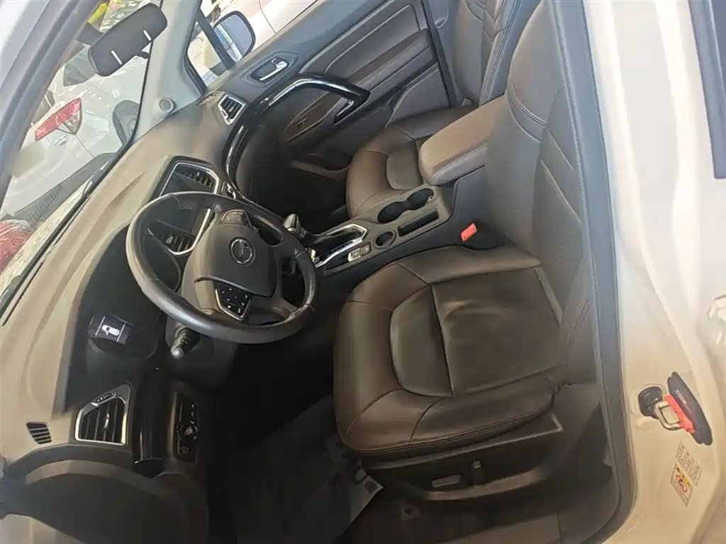 GAC Trumpchi Trumpchi GS4 2017 235T Automatic 2WD Luxury Smart Connected Edition фото 15