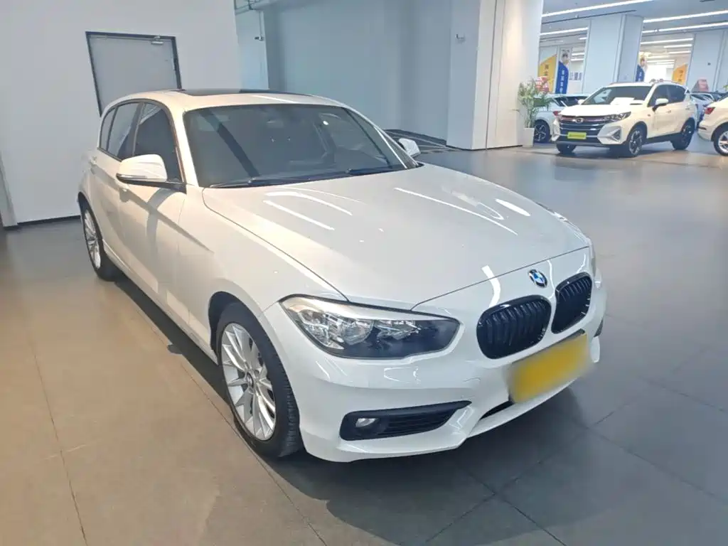 BMW 1 Series (Import) 2017 2016 120i Leading Model